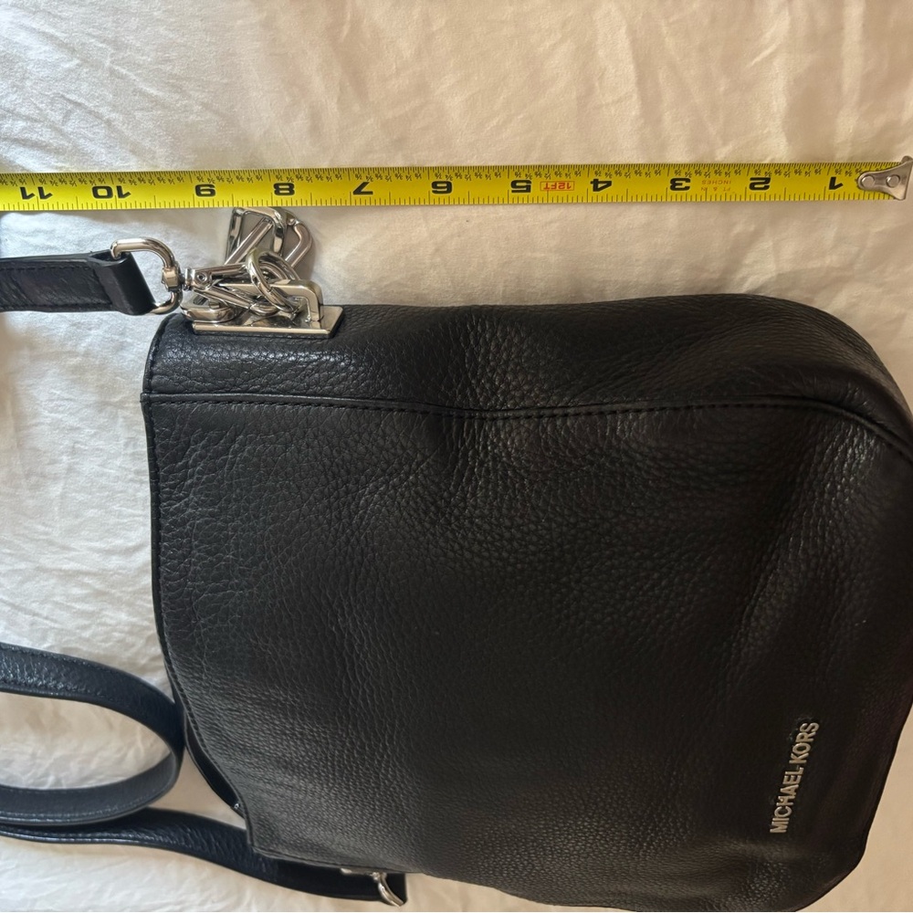 Michael Kors Black Pebbled Leather Shoulder Bag - Picture 4 of 10